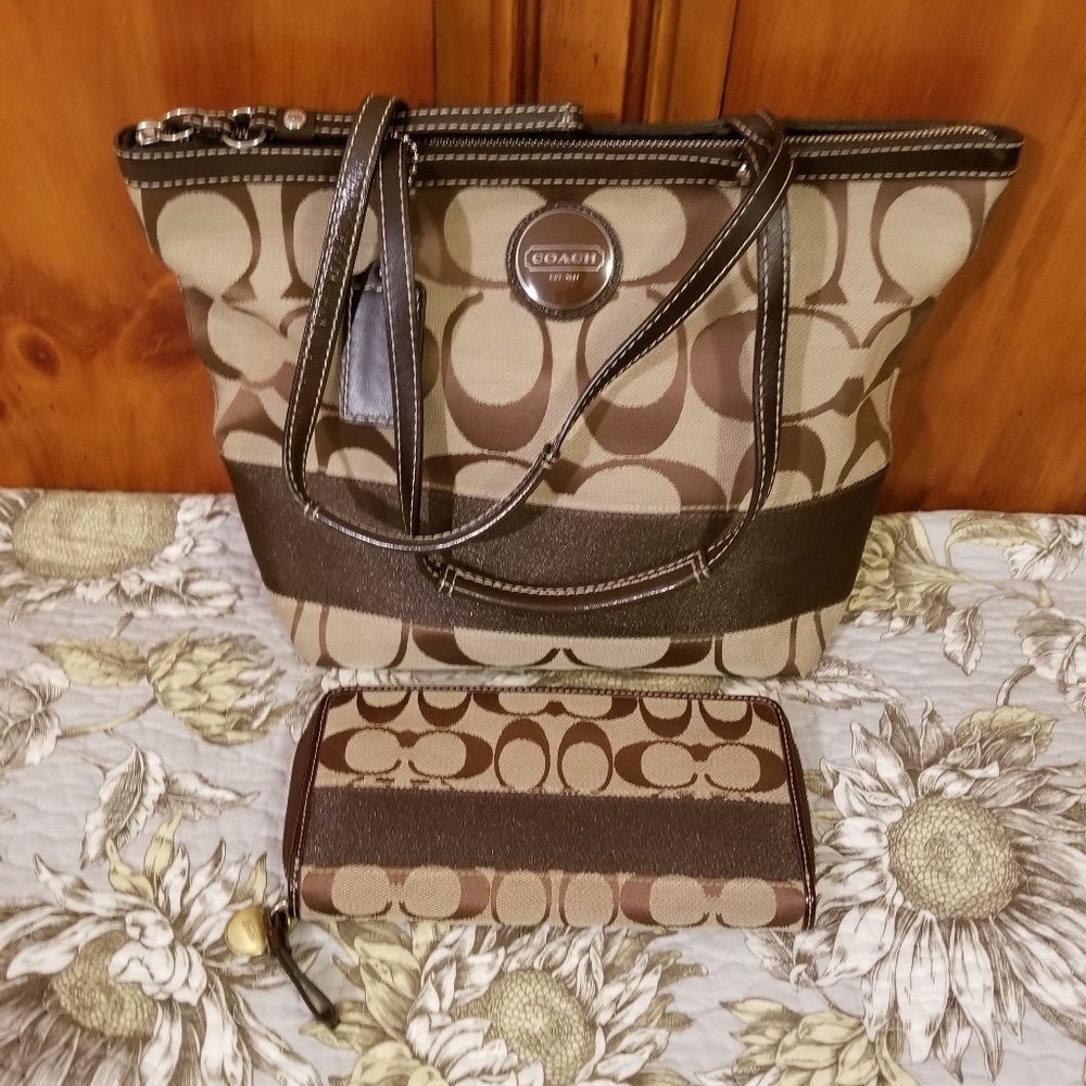 Cute coach tote and matching wallet